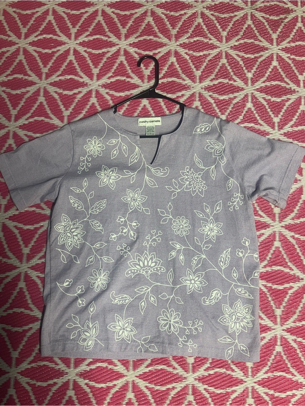 Cathy Daniels Women's Lavender Floral Embroidered Short Sleeve Top Size L
